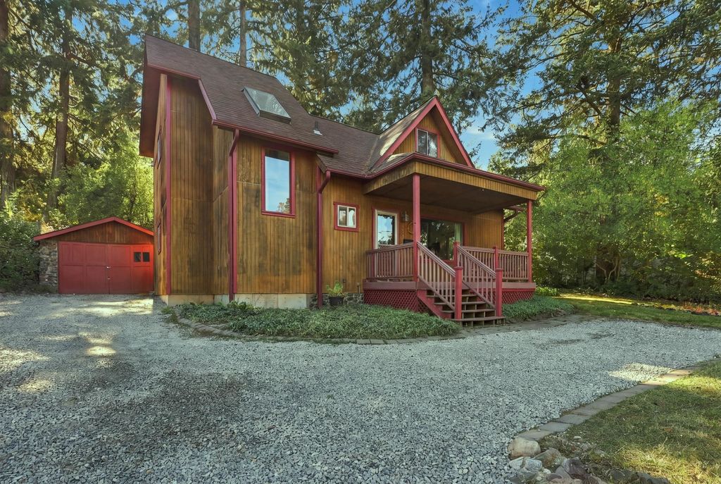 2624 E 18th Ave, Spokane, WA 99223