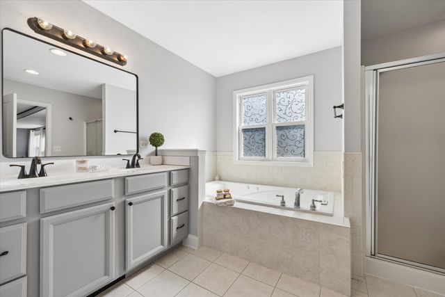 5243 Greenshire Circle, Lake In The Hills, IL 60156