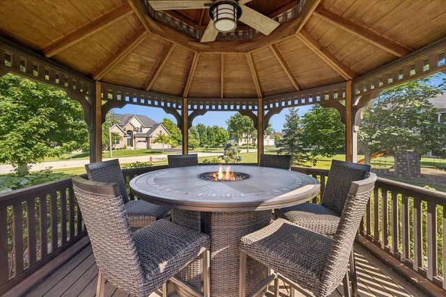 5243 Greenshire Circle, Lake In The Hills, IL 60156