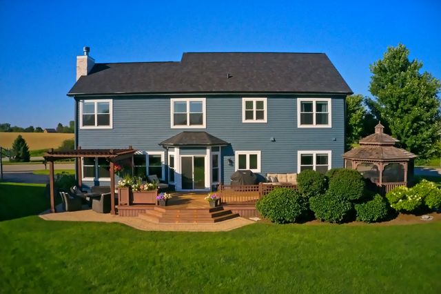 5243 Greenshire Circle, Lake In The Hills, IL 60156