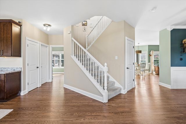 5243 Greenshire Circle, Lake In The Hills, IL 60156
