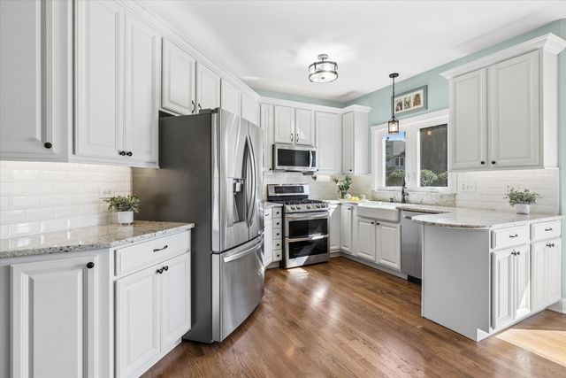 5243 Greenshire Circle, Lake In The Hills, IL 60156