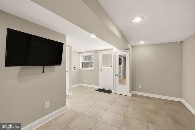 912 I ST NE, Washington, DC 20002