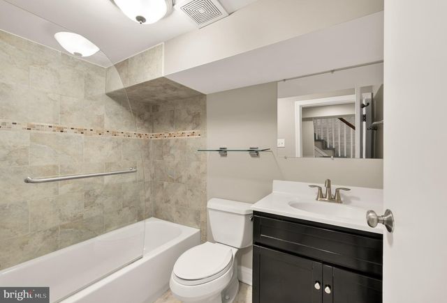 912 I ST NE, Washington, DC 20002