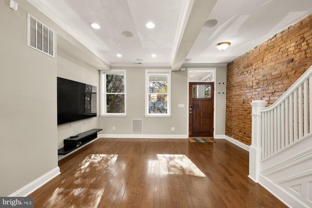 912 I ST NE, Washington, DC 20002