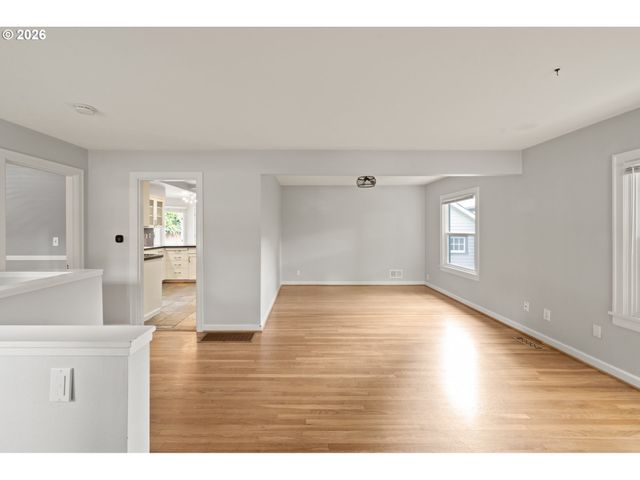 655 8TH St, Lake Oswego, OR 97034