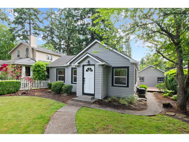 655 8TH St, Lake Oswego, OR 97034