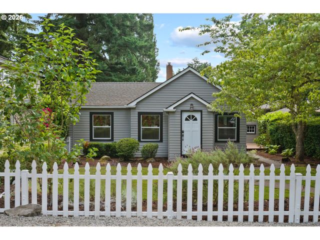 655 8TH St, Lake Oswego, OR 97034