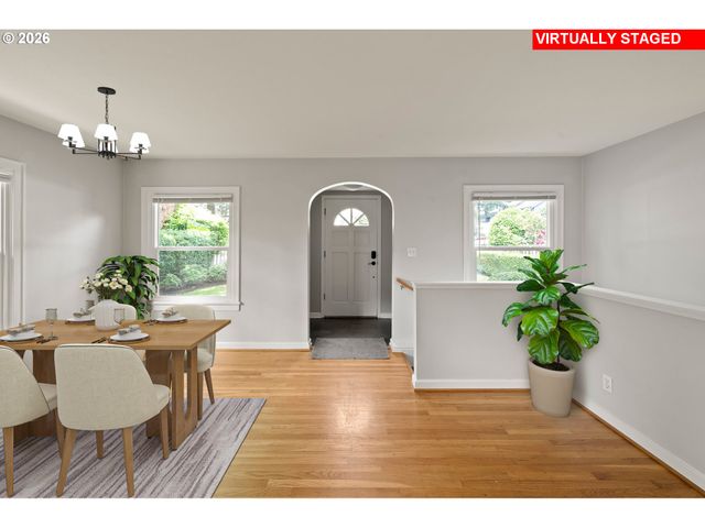 655 8TH St, Lake Oswego, OR 97034