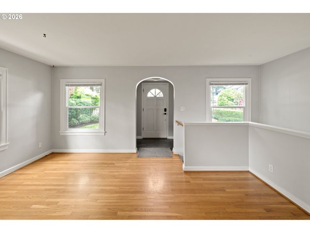 655 8TH St, Lake Oswego, OR 97034