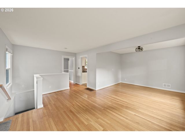 655 8TH St, Lake Oswego, OR 97034