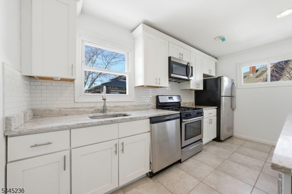 125 Tunison Rd, New Brunswick City, NJ 08901 — photo 5