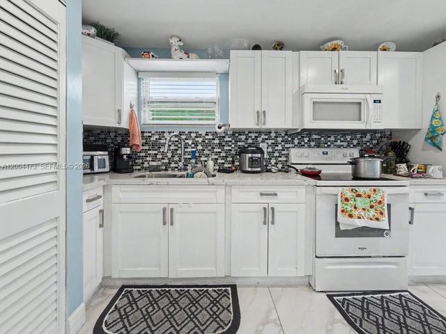 3554 SW 26th St, Miami, FL 33133