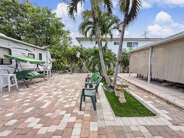 3554 SW 26th St, Miami, FL 33133