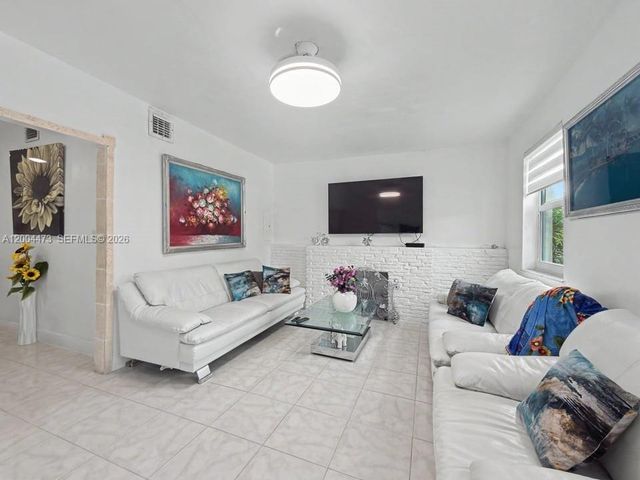 3554 SW 26th St, Miami, FL 33133