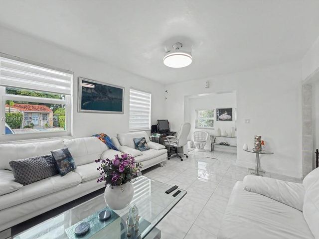 3554 SW 26th St, Miami, FL 33133