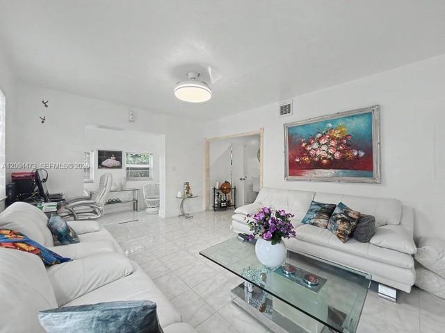 3554 SW 26th St, Miami, FL 33133