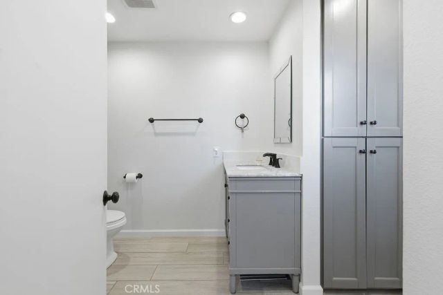 24305 Wabuska, Newhall, CA 91321