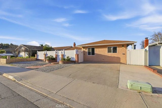 24305 Wabuska, Newhall, CA 91321