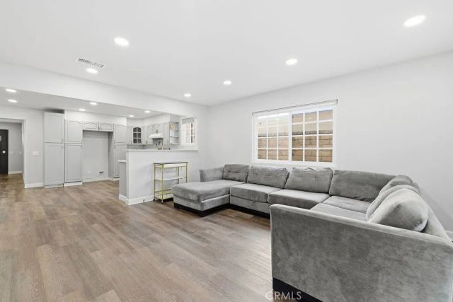 24305 Wabuska, Newhall, CA 91321