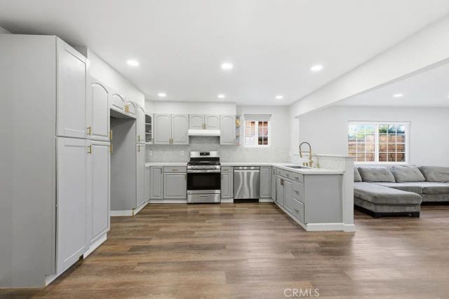 24305 Wabuska, Newhall, CA 91321