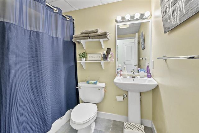 370 Farrell St Apt 306, South Burlington, VT 05403