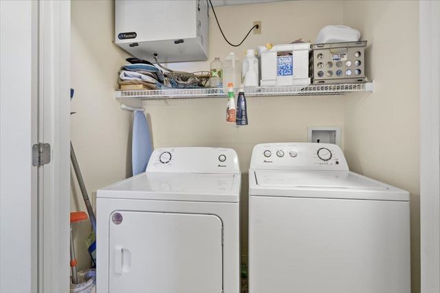 370 Farrell St Apt 306, South Burlington, VT 05403
