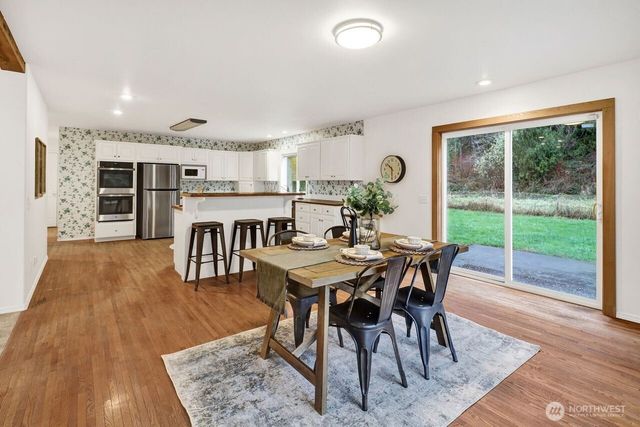 5242 Scarlett Way, Deming, WA 98244