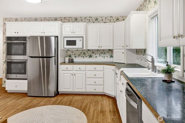 5242 Scarlett Way, Deming, WA 98244