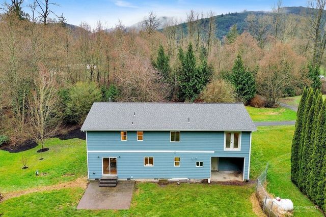 5242 Scarlett Way, Deming, WA 98244