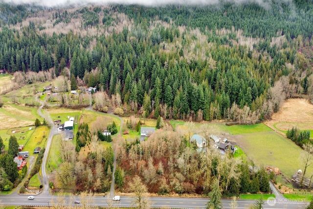 5242 Scarlett Way, Deming, WA 98244