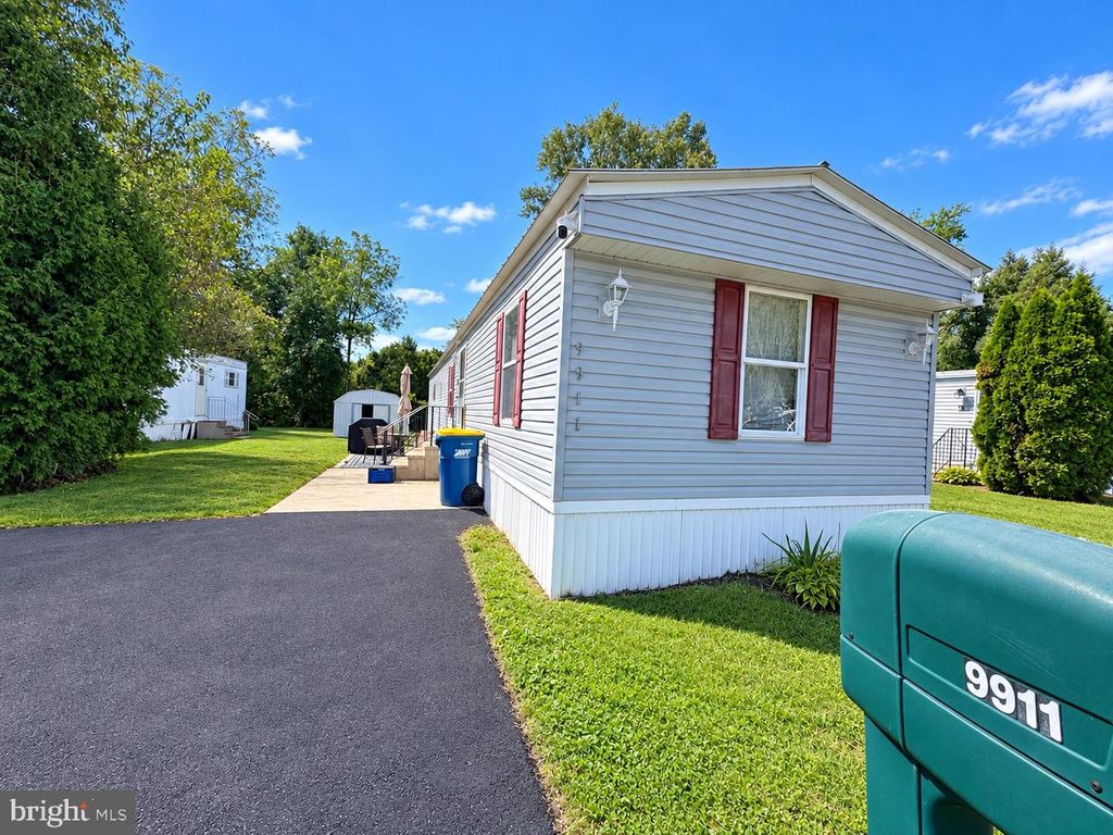 9911 LINDLEY DR, MORRISVILLE, PA 19067 — photo 2