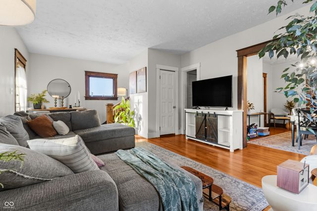 606 N Pine Street, Seymour, IN 47274