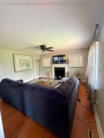 216 Sunset Drive, Charleston, WV 25301