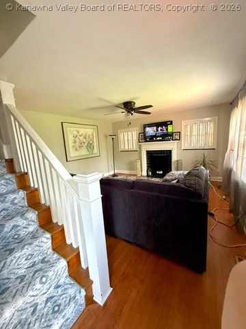 216 Sunset Drive, Charleston, WV 25301