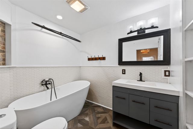 1883 S Fm 2077, Dodd City, TX 75438