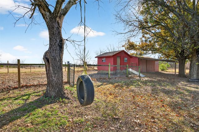 1883 S Fm 2077, Dodd City, TX 75438