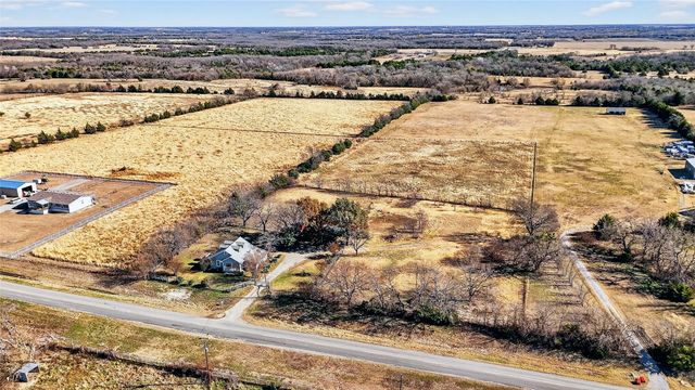 1883 S Fm 2077, Dodd City, TX 75438