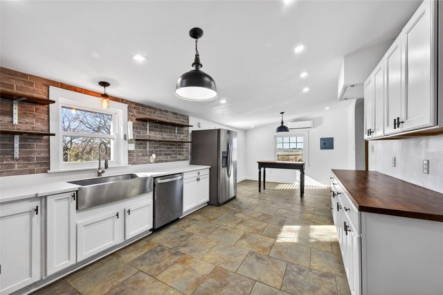 1883 S Fm 2077, Dodd City, TX 75438