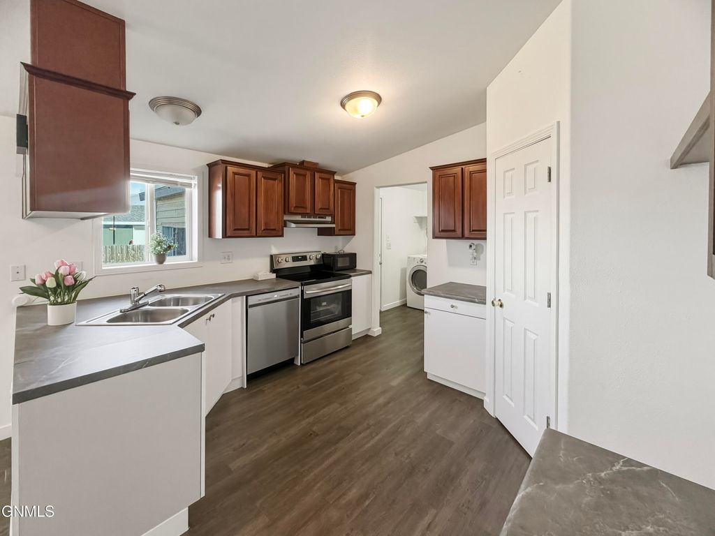 13844 Charlson Street NW, Williston, ND 58801 photo 5