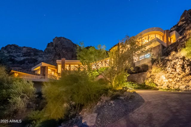 5676 E CHENEY Drive, Paradise Valley, AZ 85253