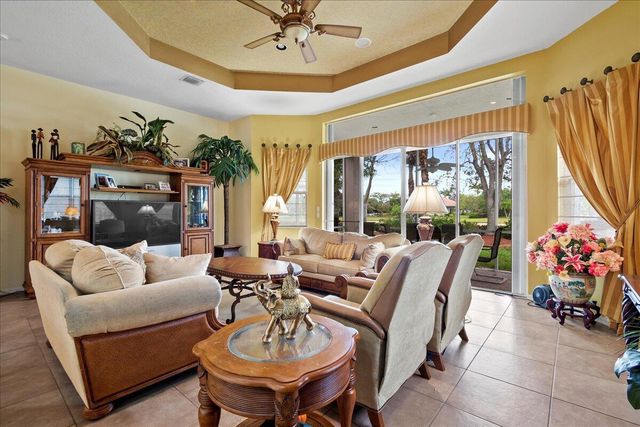 8839 Via Avellino, Lake Worth, FL 33467