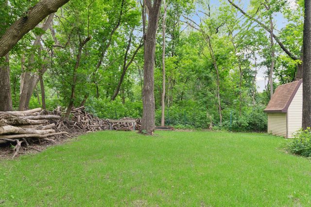 515 Farrell Street N, Maplewood, MN 55119