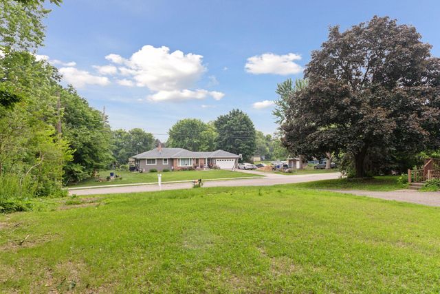 515 Farrell Street N, Maplewood, MN 55119