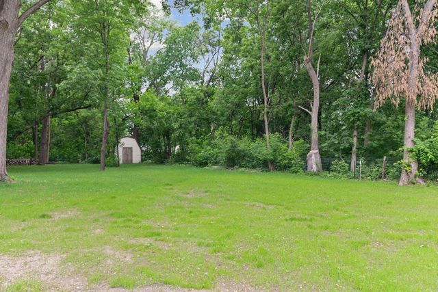 515 Farrell Street N, Maplewood, MN 55119