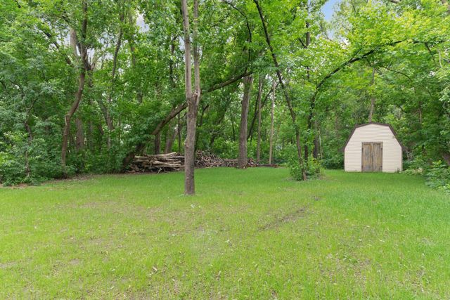 515 Farrell Street N, Maplewood, MN 55119