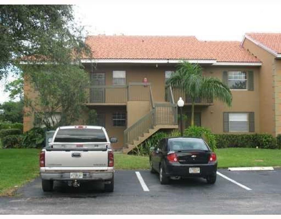 729 NW 103RD Terrace 201, Pembroke Pines, FL 33026