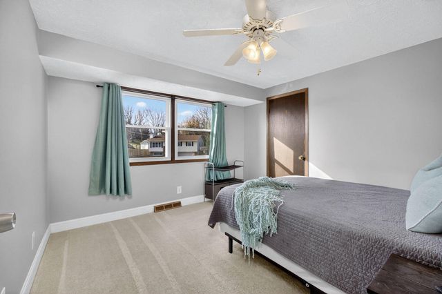 3925 TANGLEFOOT Court, Bettendorf, IA 52722