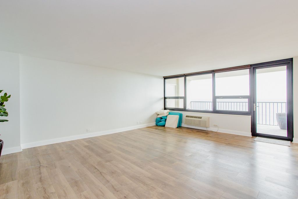 5733 N SHERIDAN Road 18A, Chicago, IL 60660 — photo 5