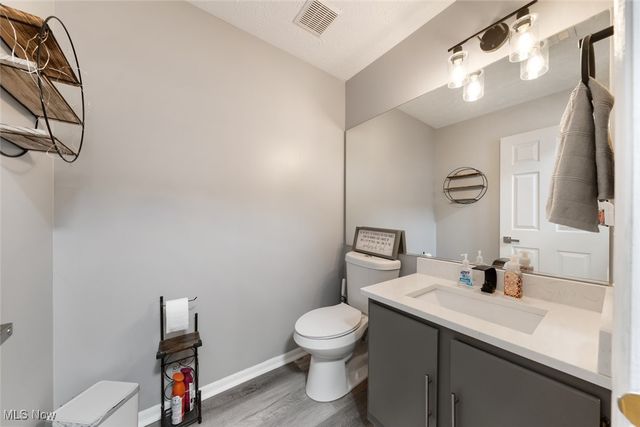 868 Tollis Pky A-L, Broadview Heights, OH 44147